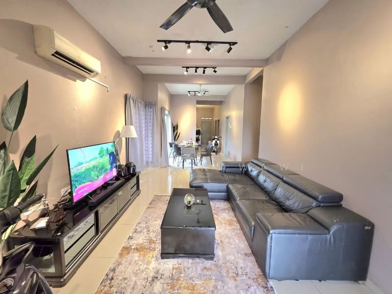 Semi-Detached House for Sale in Kampung Batu 9 Kebun Baru (Telok Panglima Garang) - Fauran Nawawi - Living Room - PropertyGuru.com.my