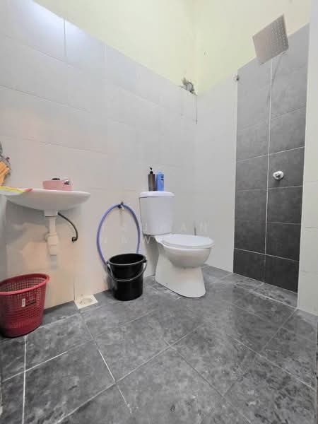 Semi-Detached House for Sale in Kampung Batu 9 Kebun Baru (Telok Panglima Garang) - Fauran Nawawi - PropertyGuru.com.my