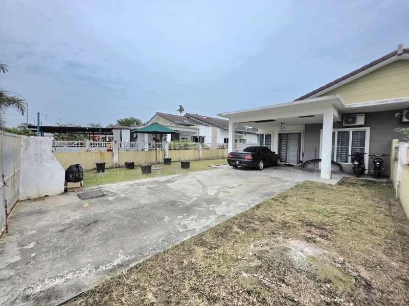 Semi-Detached House for Sale in Kampung Batu 9 Kebun Baru (Telok Panglima Garang) - Fauran Nawawi - PropertyGuru.com.my