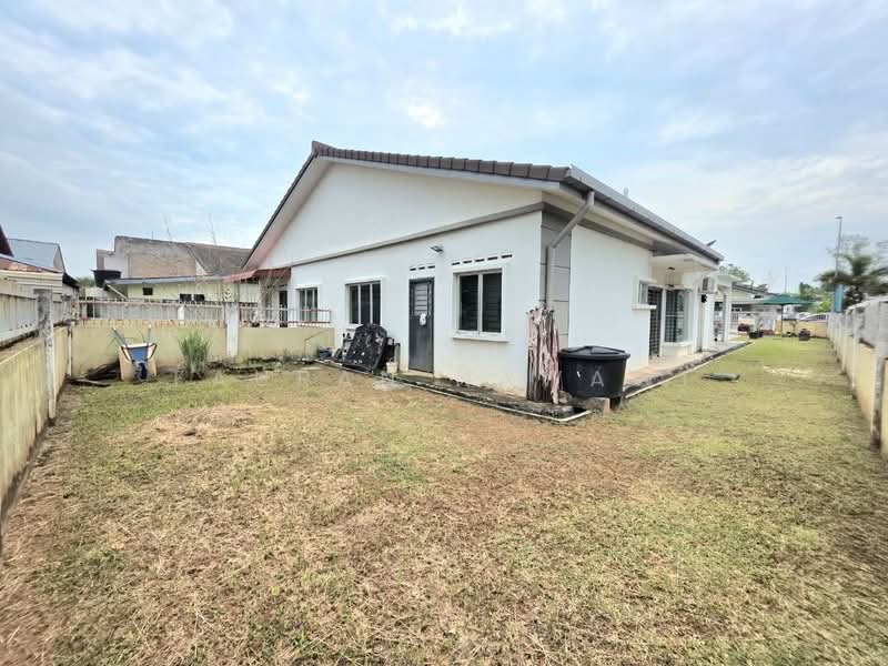 Semi-Detached House for Sale in Kampung Batu 9 Kebun Baru (Telok Panglima Garang) - Fauran Nawawi - PropertyGuru.com.my