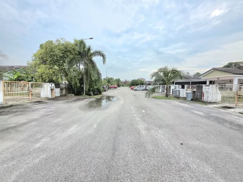 Semi-Detached House for Sale in Kampung Batu 9 Kebun Baru (Telok Panglima Garang) - Fauran Nawawi - PropertyGuru.com.my