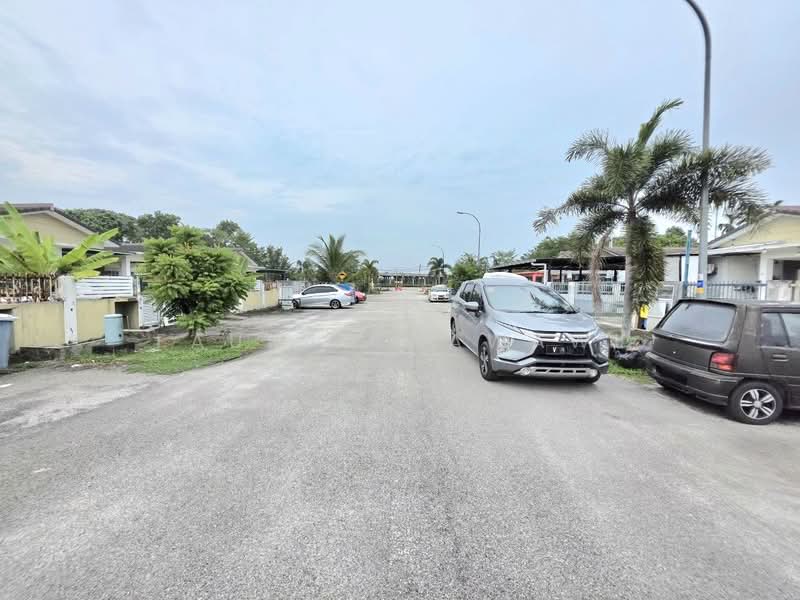 Semi-Detached House for Sale in Kampung Batu 9 Kebun Baru (Telok Panglima Garang) - Fauran Nawawi - PropertyGuru.com.my