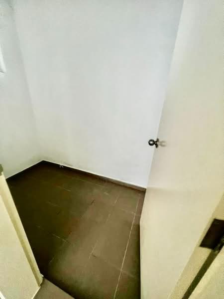 Kondominium untuk Dijual di Lakefront Homes - Kar Hooi - Interior - PropertyGuru.com.my