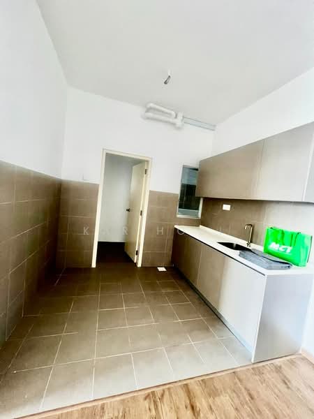 Kondominium untuk Dijual di Lakefront Homes - Kar Hooi - Kitchen - PropertyGuru.com.my