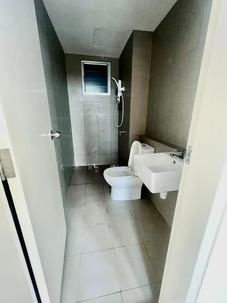 Kondominium untuk Dijual di Lakefront Homes - Kar Hooi - Bathroom - PropertyGuru.com.my