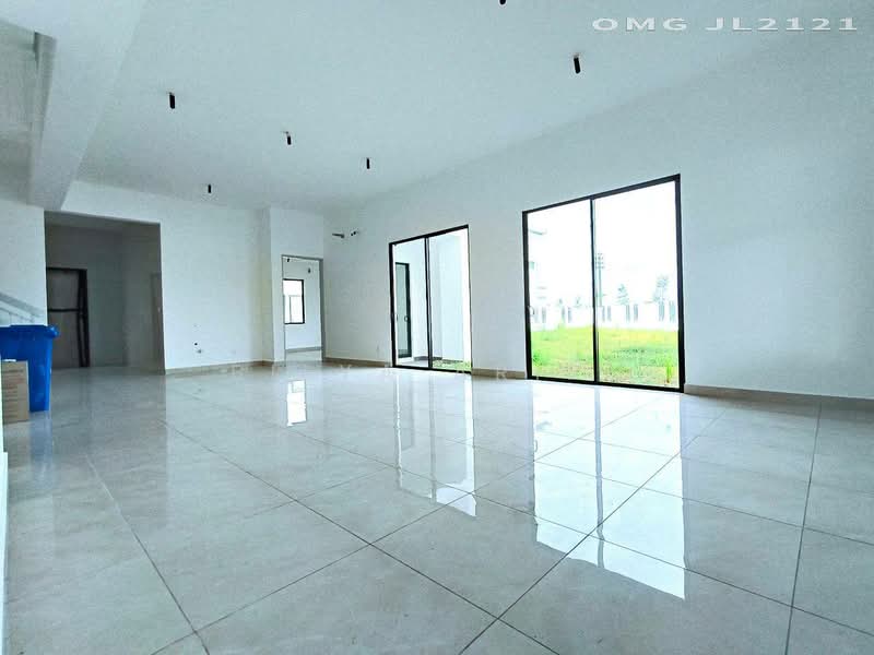 Rumah Teres 2 Tingkat untuk Dijual di Telok Panglima Garang (Selangor) - BILYA ARIFF - Living Room - PropertyGuru.com.my