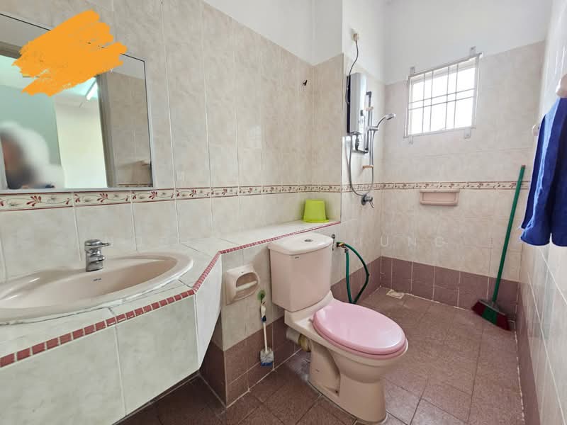 Rumah Teres 2 Tingkat untuk Dijual di Putra Heights (Subang Jaya) - Nobeille Chung - Bathroom - PropertyGuru.com.my
