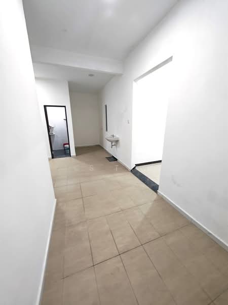 Rumah Teres 1 Tingkat untuk Disewa di Taman Abad (Johor Bahru) - CS Tan - Corridor - PropertyGuru.com.my