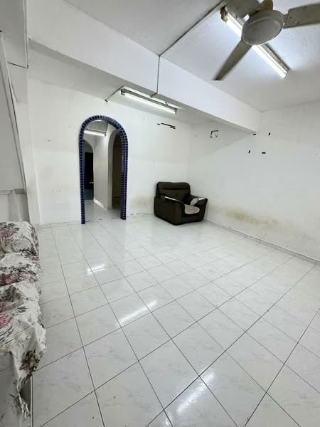 Rumah Teres 2 Tingkat untuk Dijual di Taman Sri Jaya (Kluang) - Daniel Yong - Living Room - PropertyGuru.com.my