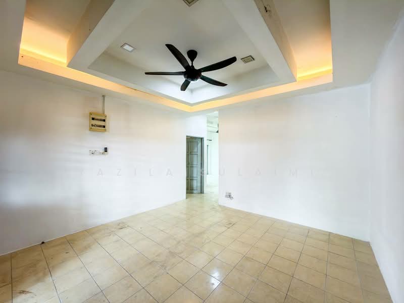 Rumah Berkembar untuk Dijual di Shah Alam (Selangor) - Yazila Sulaimi - Living Room - PropertyGuru.com.my
