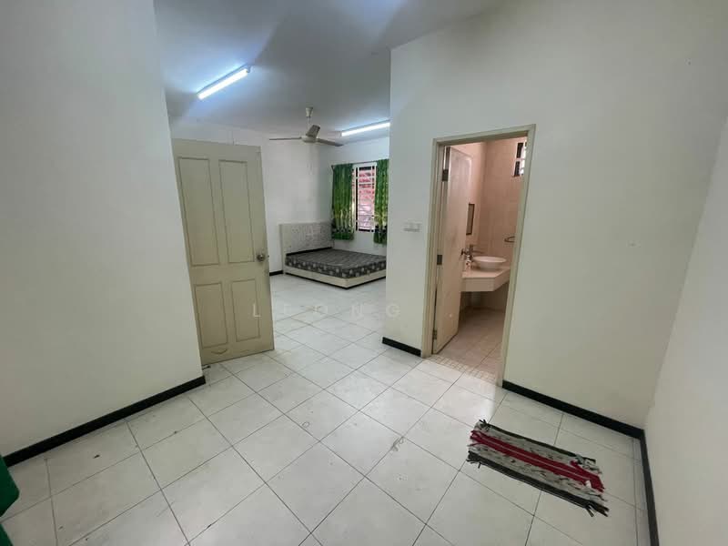3-storey Terraced House for Rent in Bukit Gambir (Gelugor) - Leong . - Bedroom - PropertyGuru.com.my