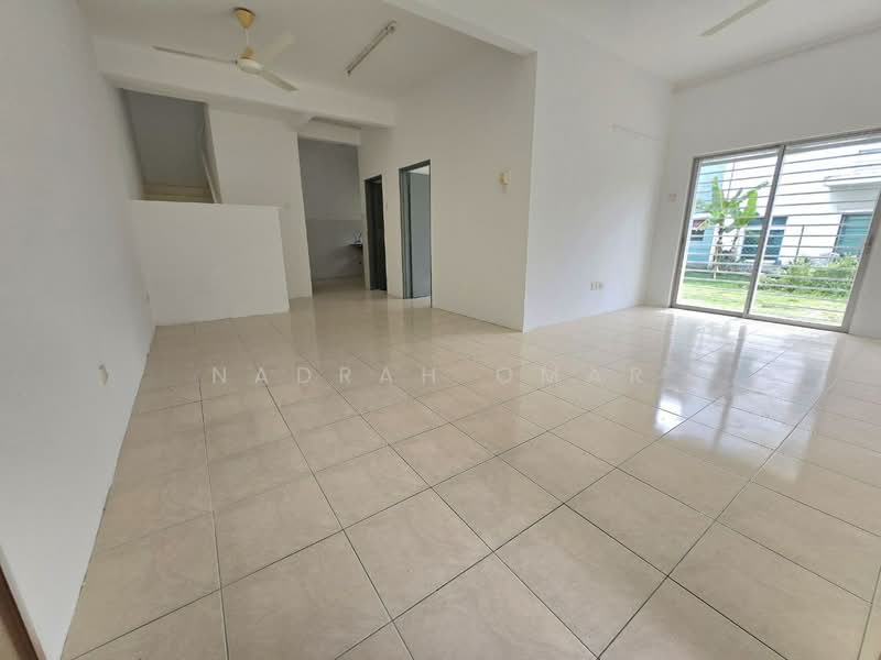 Rumah Kluster untuk Dijual di Sungai Buloh (Selangor) - Nadrah Omar - Living Room - PropertyGuru.com.my