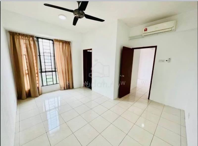 Apartment for Sale at Green Suria @ Bandar Tun Hussein Onn - Fauran Nawawi - Living Room - PropertyGuru.com.my
