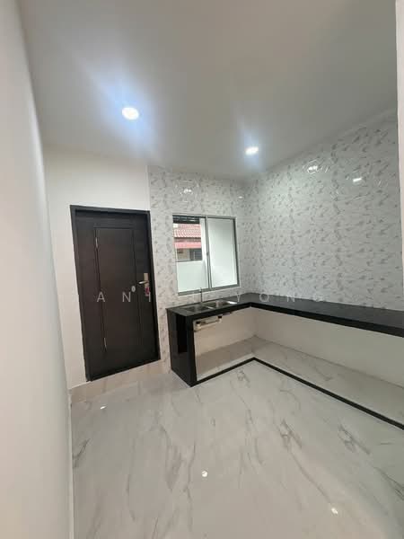 1-storey Terraced House for Sale in Klang (Selangor) - Daniel Yong - Kitchen - PropertyGuru.com.my