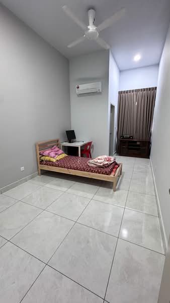 Rumah Teres 1 Tingkat untuk Disewa di Taman Impian Emas (Skudai) - YC Fung - Bedroom - PropertyGuru.com.my