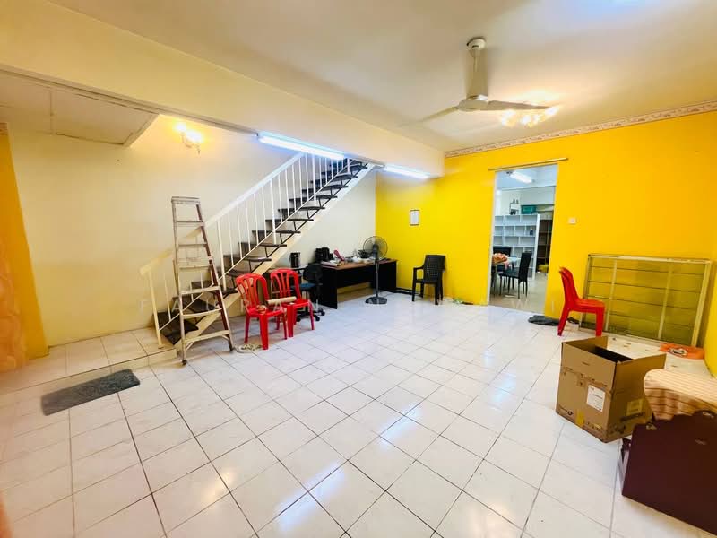 2-storey Terraced House for Sale in Bandar Mahkota Cheras (Cheras) - Fauran Nawawi - Living Room - PropertyGuru.com.my
