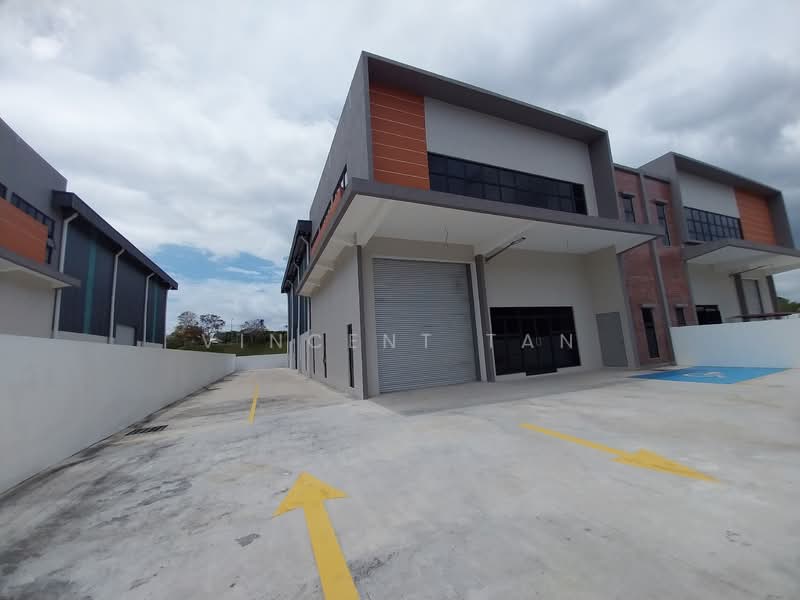Semi-D Factory for Rent in Nilai (Negeri Sembilan) - Vincent Tan - Exterior - PropertyGuru.com.my