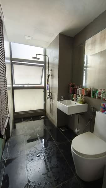 Kondominium untuk Disewa di Lakefront Residence - Rafizi Ramli - Bathroom - PropertyGuru.com.my