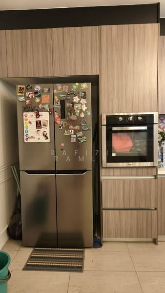 Kondominium untuk Disewa di Lakefront Residence - Rafizi Ramli - Kitchen - PropertyGuru.com.my