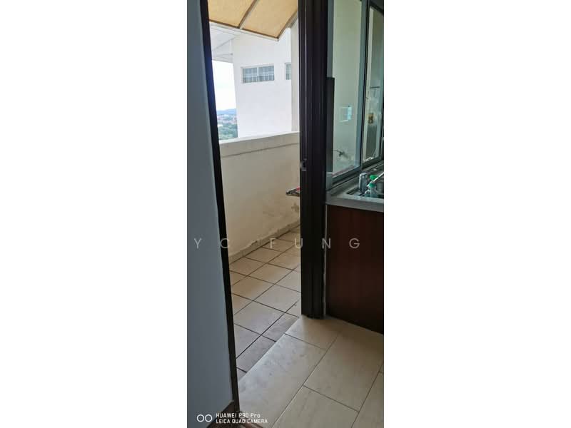 Pangsapuri untuk Disewa di Lake View Suites - YC Fung - Balcony - PropertyGuru.com.my