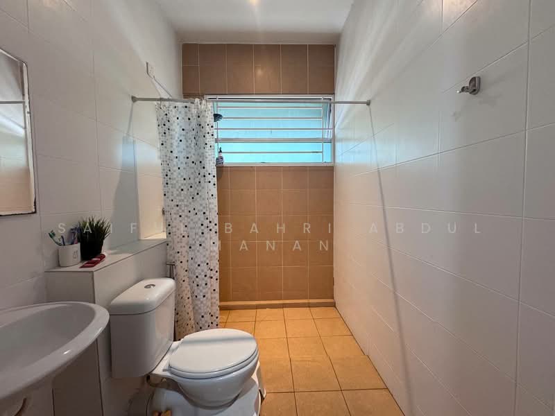 Rumah Teres 2 Tingkat untuk Dijual di Taman Bangi Avenue (Bangi) - Saiful Bahri Abdul Manan - Bathroom - PropertyGuru.com.my