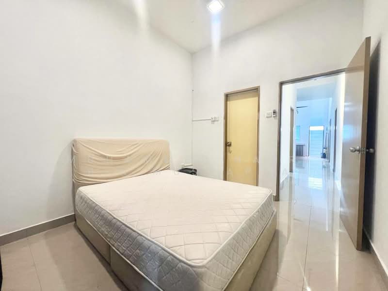 1-storey Terraced House for Sale in Taman Indah Klia (Sepang) - Muhammed Nazri bin Mustapha - Bedroom - PropertyGuru.com.my