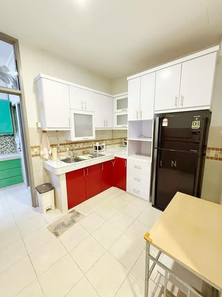 Cluster House for Sale in Taman Seri Austin (Tebrau) - Wong Yi Xin - Kitchen - PropertyGuru.com.my