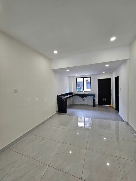 2-storey Terraced House for Sale in Bukit Indah (Iskandar Puteri (Nusajaya)) - Orange Koh - Kitchen - PropertyGuru.com.my
