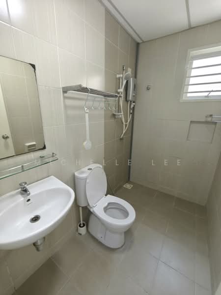 Pangsapuri untuk Disewa di Akasia Apartment - Michelle Lee - Bathroom - PropertyGuru.com.my