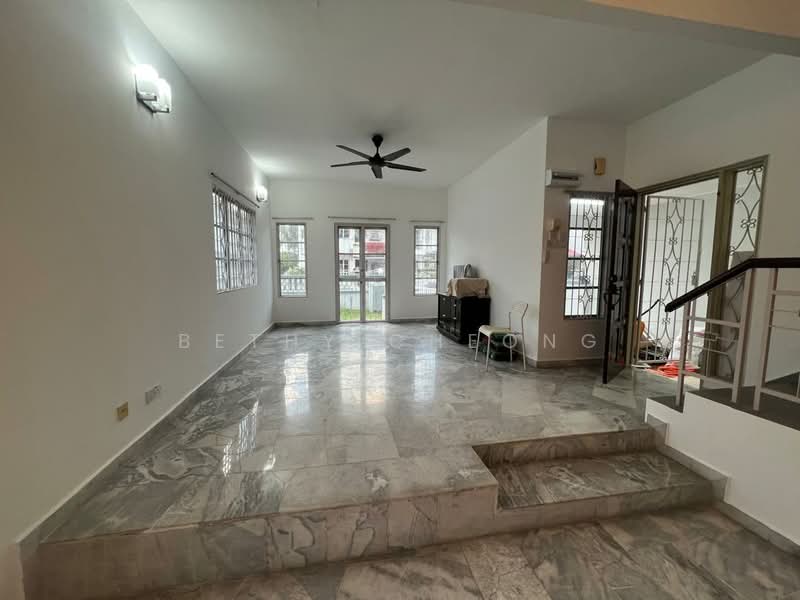 2-storey Terraced House for Rent in Usj 11 (Subang Jaya) - Bethy Cheong - Living Room - PropertyGuru.com.my