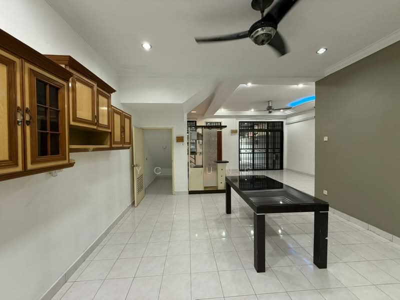 2-storey Terraced House for Rent in Taman Desa Tebrau (Tebrau) - YC Fung - Living Room - PropertyGuru.com.my