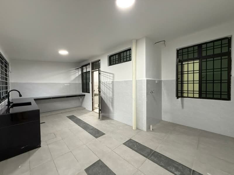 2-storey Terraced House for Rent in Taman Desa Tebrau (Tebrau) - YC Fung - Kitchen - PropertyGuru.com.my