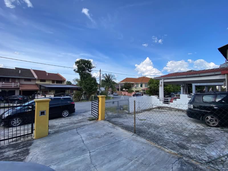 Rumah Teres 2 Tingkat untuk Dijual di Bangi (Selangor) - Izzat Zamros - PropertyGuru.com.my
