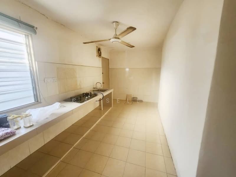 1-storey Terraced House for Sale in Bandar Saujana Putra (Tanjong Duabelas) - Cassell . - Kitchen - PropertyGuru.com.my