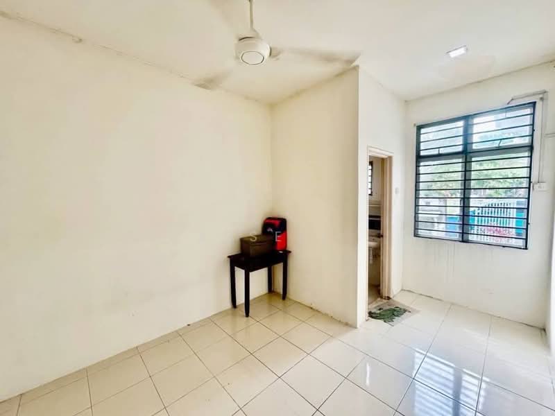1-storey Terraced House for Sale in Bandar Saujana Putra (Tanjong Duabelas) - Cassell . - Interior - PropertyGuru.com.my