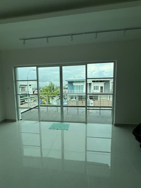 Rumah Berkembar untuk Dijual di Taman Mount Austin (Tebrau) - Victor Lim - PropertyGuru.com.my