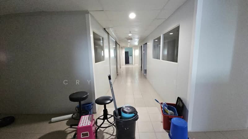 Factory for Rent in Bayan Lepas (Penang) - Crystal Tee - Corridor - PropertyGuru.com.my