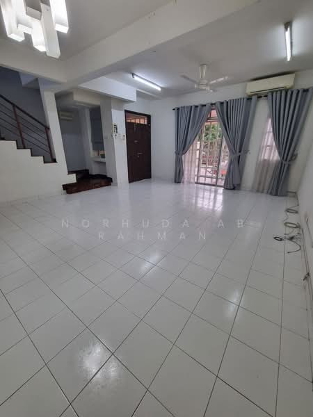 Rumah Teres 2 Tingkat untuk Dijual di Bangi (Selangor) - Norhuda Ab Rahman - Living Room - PropertyGuru.com.my