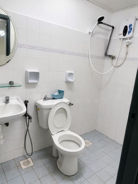 Condominium for Rent at Meadow Park 3 - Dixon Wong - Bathroom - PropertyGuru.com.my