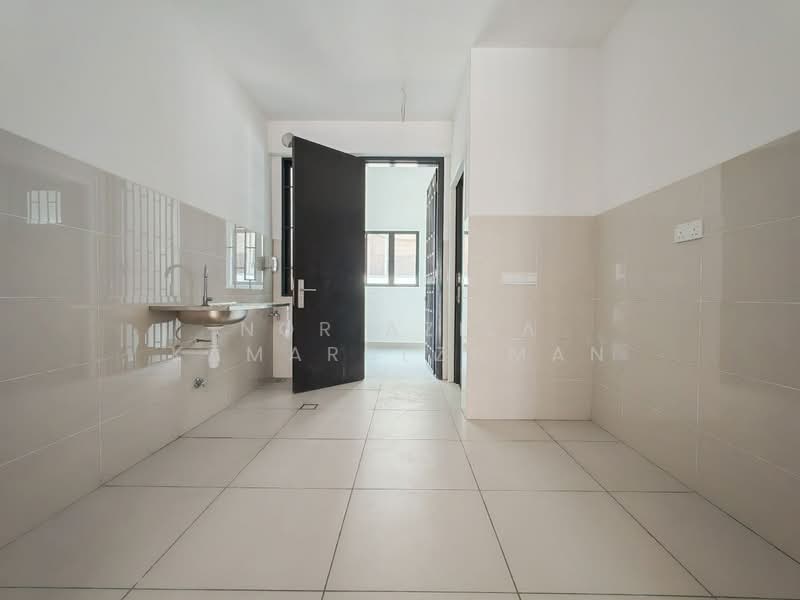 2-storey Terraced House for Sale in Elmina (Shah Alam) - Nor Azila Kamarulzaman - Kitchen - PropertyGuru.com.my