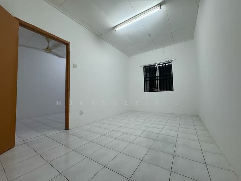 Rumah Teres 1 Tingkat untuk Dijual di Bandar Tasik Kesuma (Beranang) - Nurashekin . - Interior - PropertyGuru.com.my