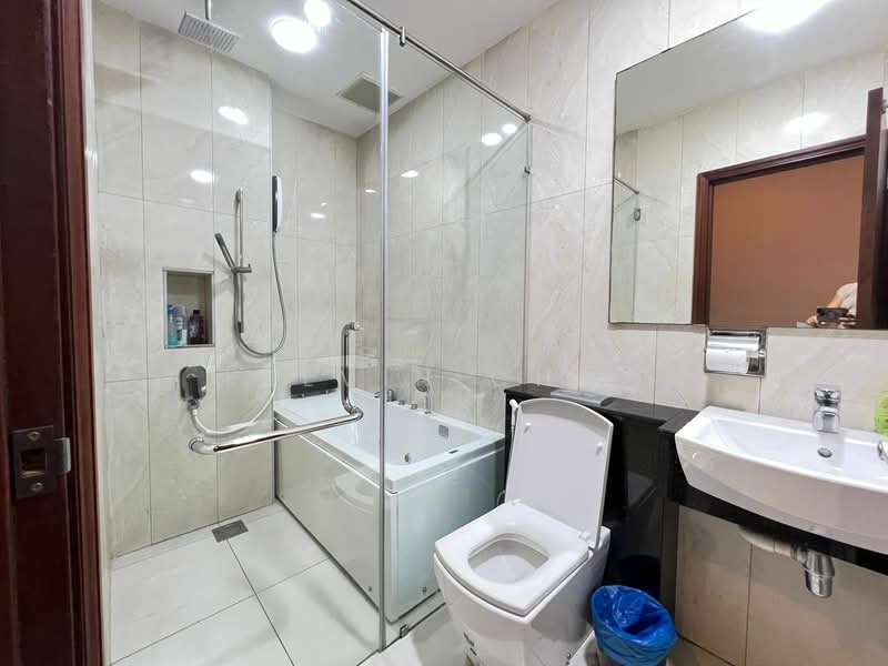 Servis Apartment untuk Disewa di Paragon Suites @ CIQ - Kelvin Chop - Bathroom - PropertyGuru.com.my