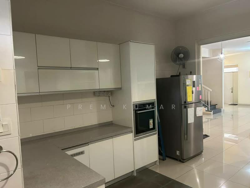 Rumah Teres 2 Tingkat untuk Dijual di Sutera Damansara (Damansara Damai) - Prem Kumar - Kitchen - PropertyGuru.com.my