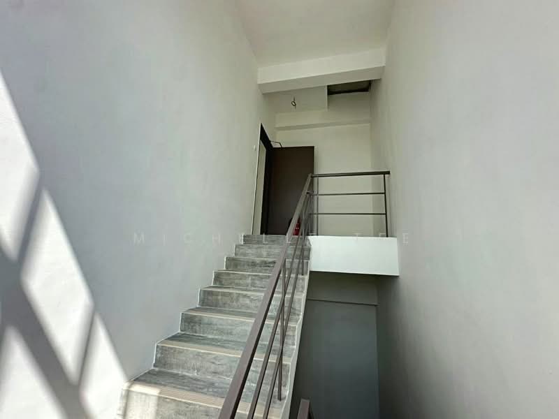 Kilang untuk Disewa di Taman Perindustrian Air Hitam (Klang) - Michelle Tee - Corridor - PropertyGuru.com.my