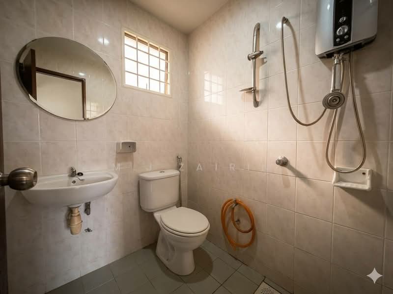 Kondominium untuk Dijual di Oakleaf Park - M.J Zairin - Bathroom - PropertyGuru.com.my