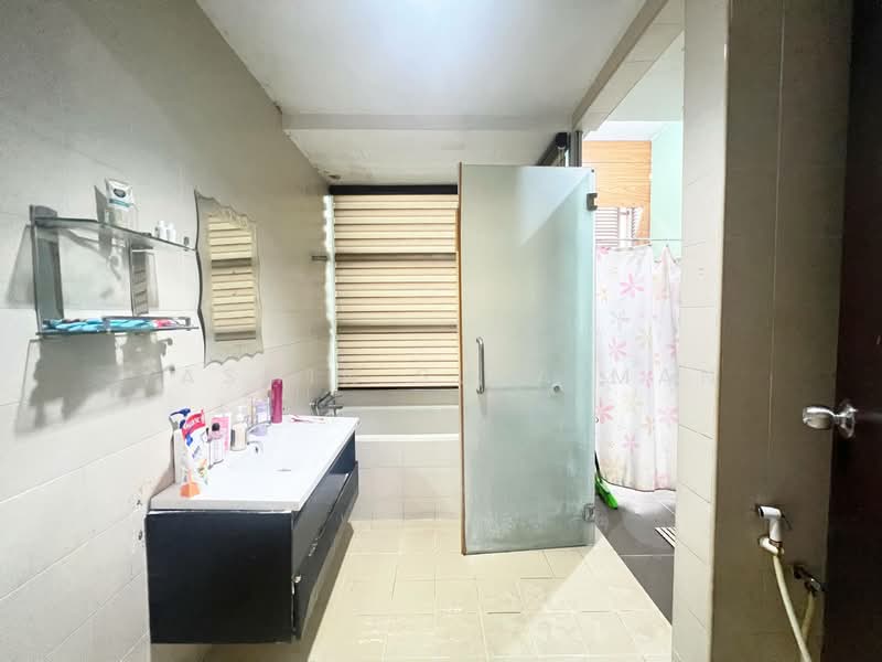 Condominium for Sale at Riana Green East - Yasmin Sulaiman - Bathroom - PropertyGuru.com.my