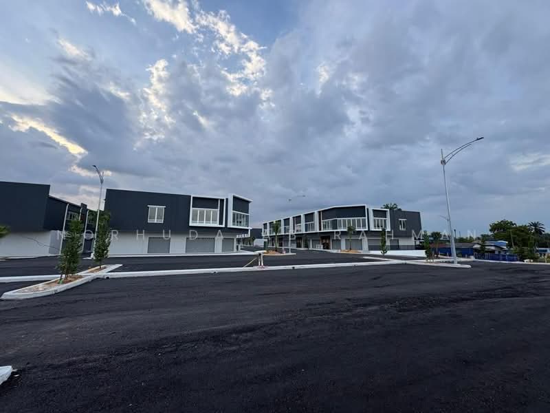 Shop / Office for Rent in Bandar Serenia (Dengkil) - Norhuda Ab Rahman - Exterior - PropertyGuru.com.my