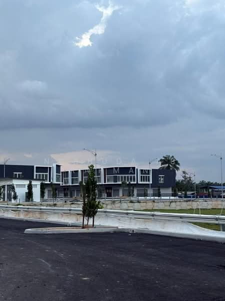 Shop / Office for Rent in Bandar Serenia (Dengkil) - Norhuda Ab Rahman - Exterior - PropertyGuru.com.my