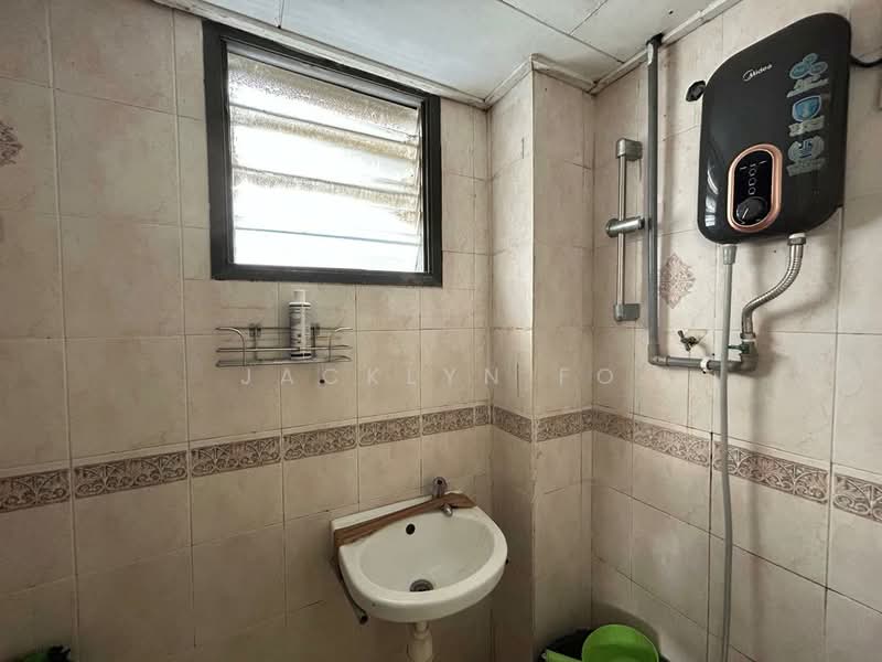 Pangsapuri untuk Dijual di Subang Perdana Goodyear Court 10 - Jacklyn Fo - Bathroom - PropertyGuru.com.my