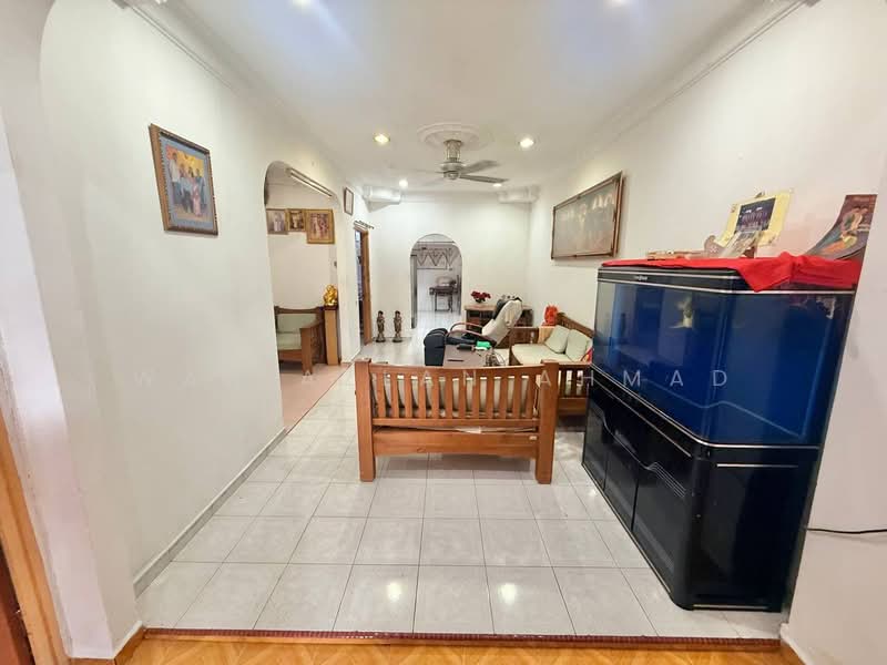 1-storey Terraced House for Sale in Seksyen 17 (Shah Alam) - Wan Azlan Ahmad - PropertyGuru.com.my
